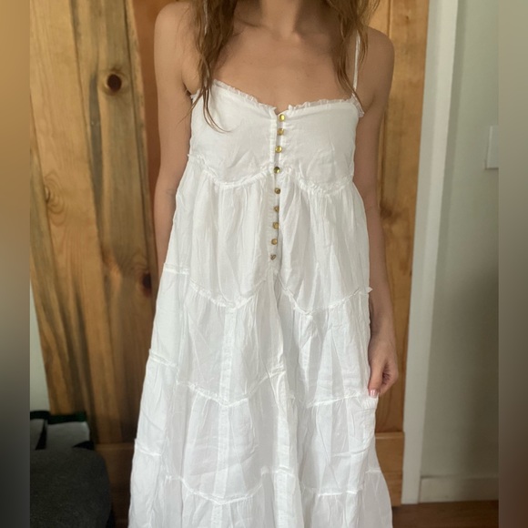 Show me your MUMU white maxi dress with gold buttons size small. - Picture 6 of 7